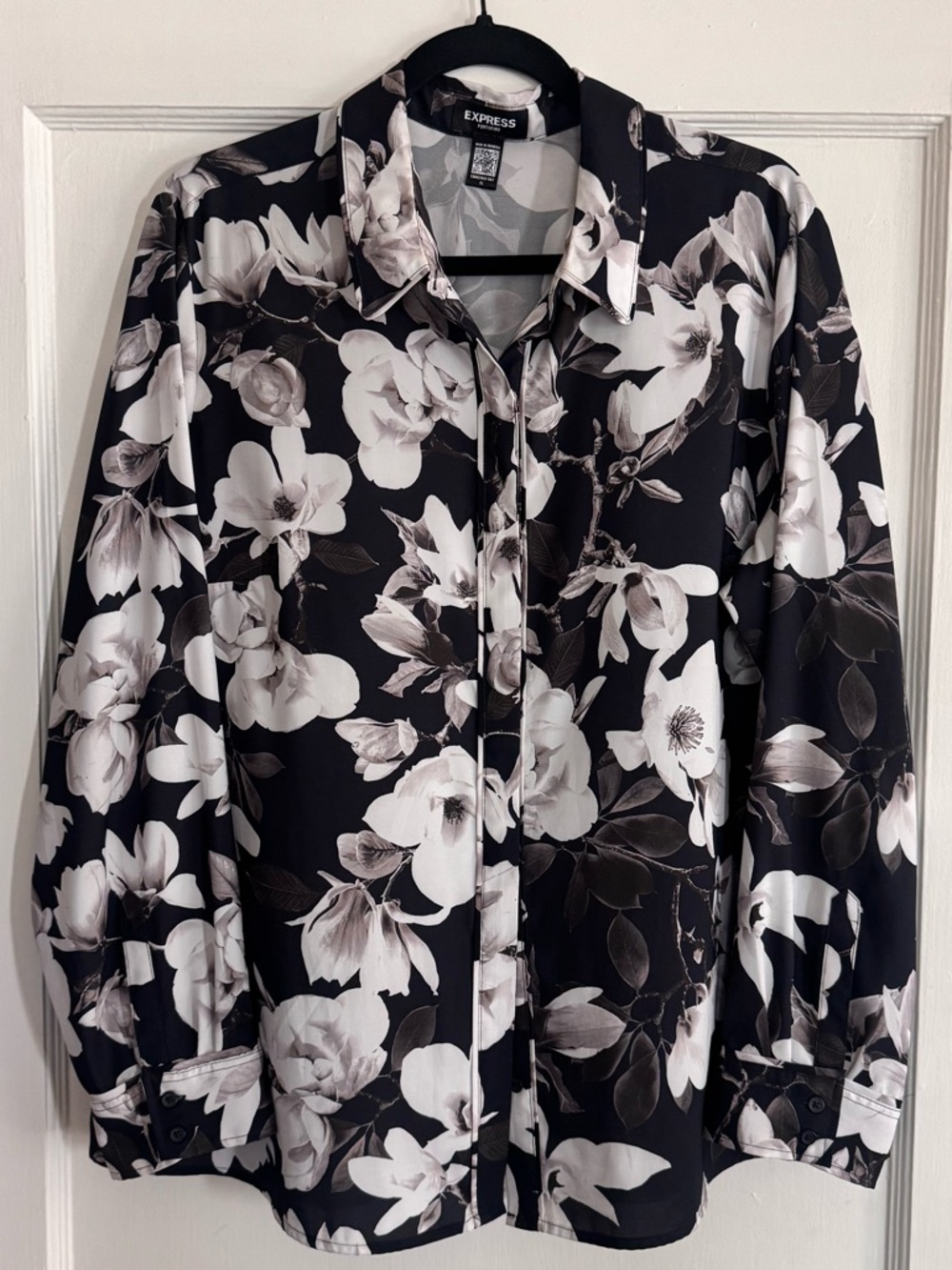 Express Floral Portofino Button-Up Top